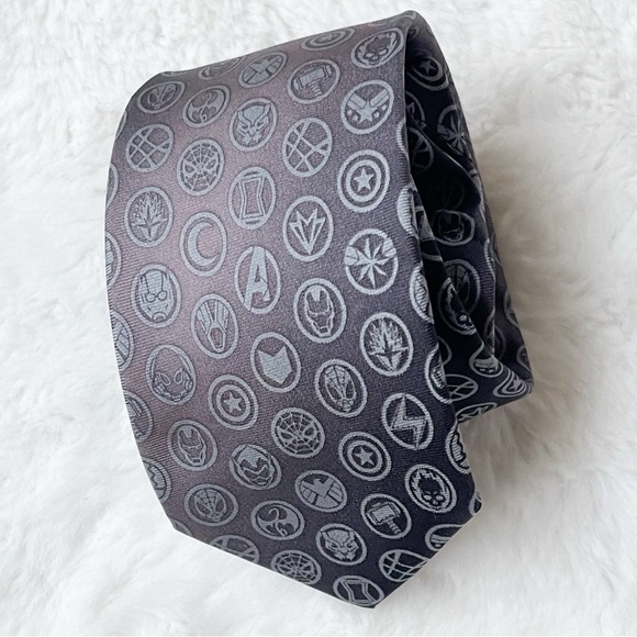 DISNEY Marvel Avengers Silk Tie collectors item